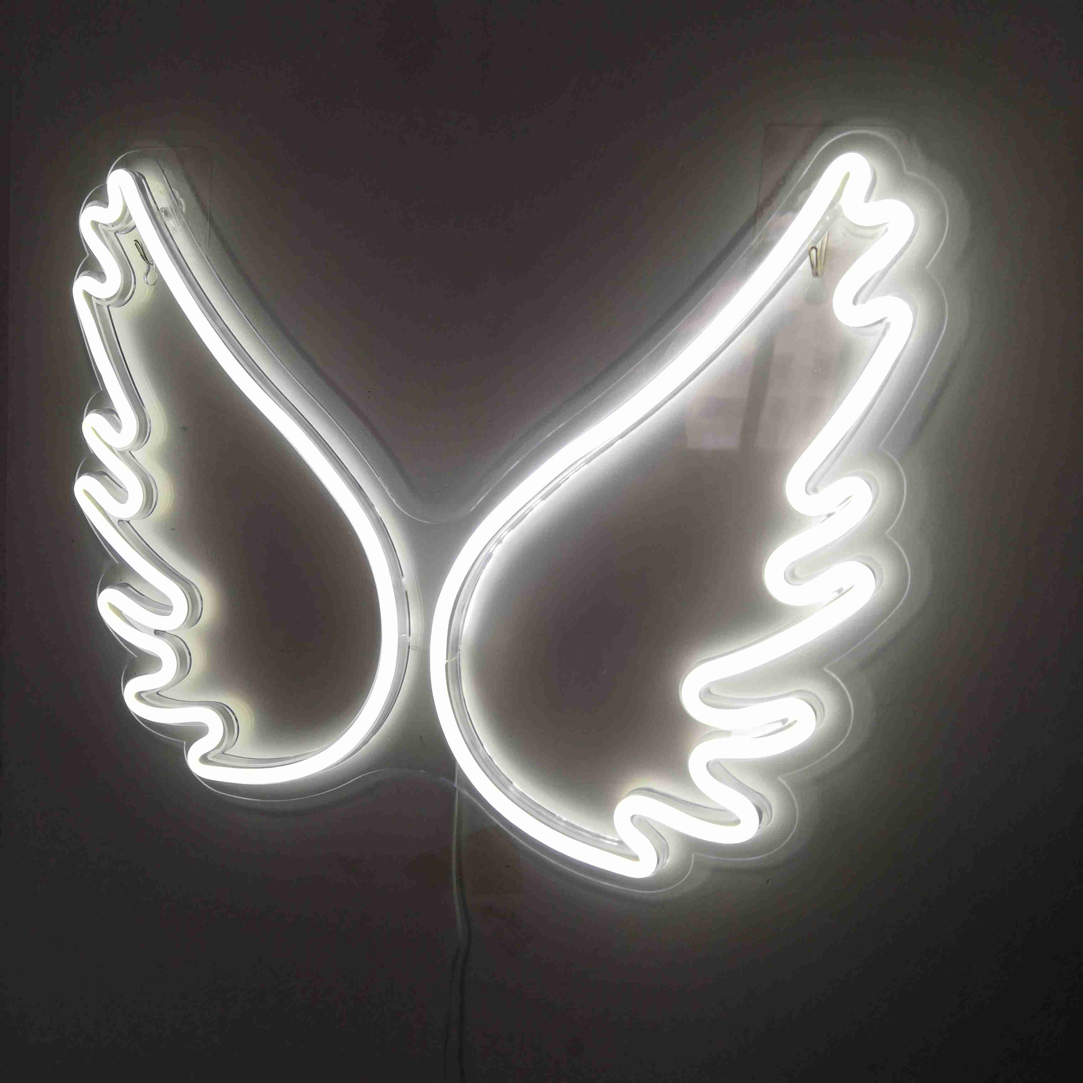 NEON LED Licht, dekorative Wand-Leuchte, Flügel weiß, 45 x 34 x 2 cm